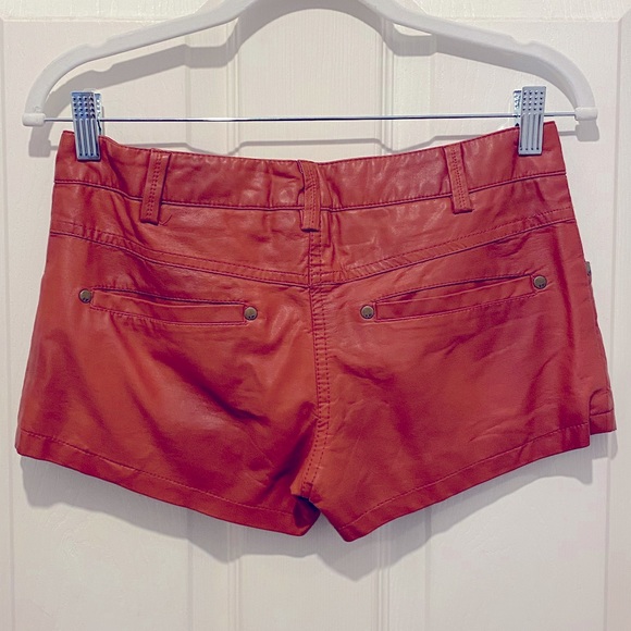 Free People Rust Red Vegan Leather Shorts Size 0 - Never Worn - Picture 3 of 4
